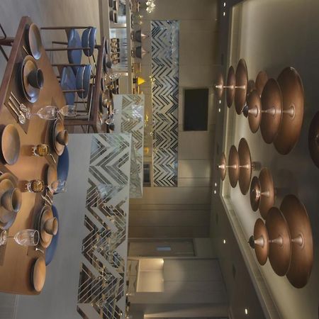 Kabir Hotel & Spa Vadodara Extérieur photo