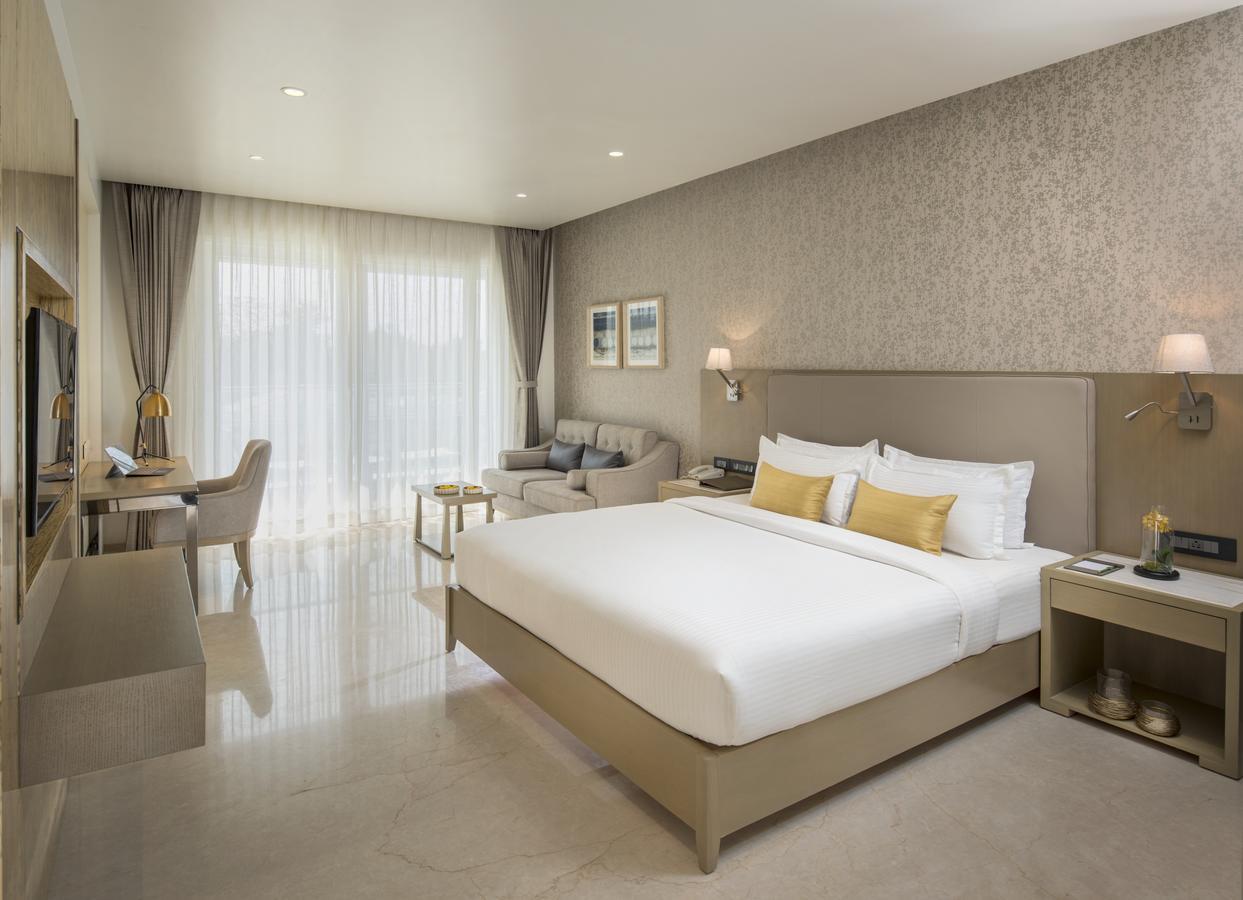 Kabir Hotel & Spa Vadodara Extérieur photo