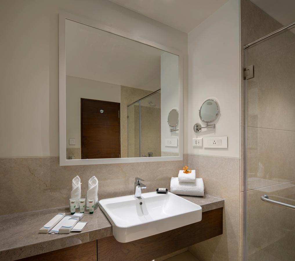 Kabir Hotel & Spa Vadodara Extérieur photo