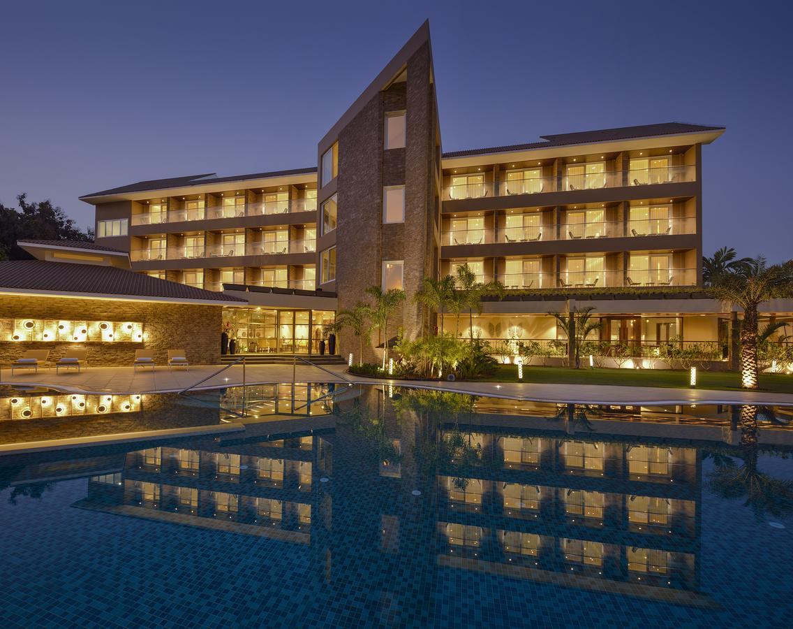 Kabir Hotel & Spa Vadodara Extérieur photo
