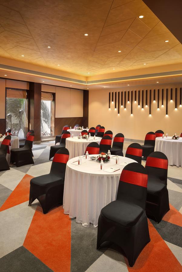Kabir Hotel & Spa Vadodara Extérieur photo