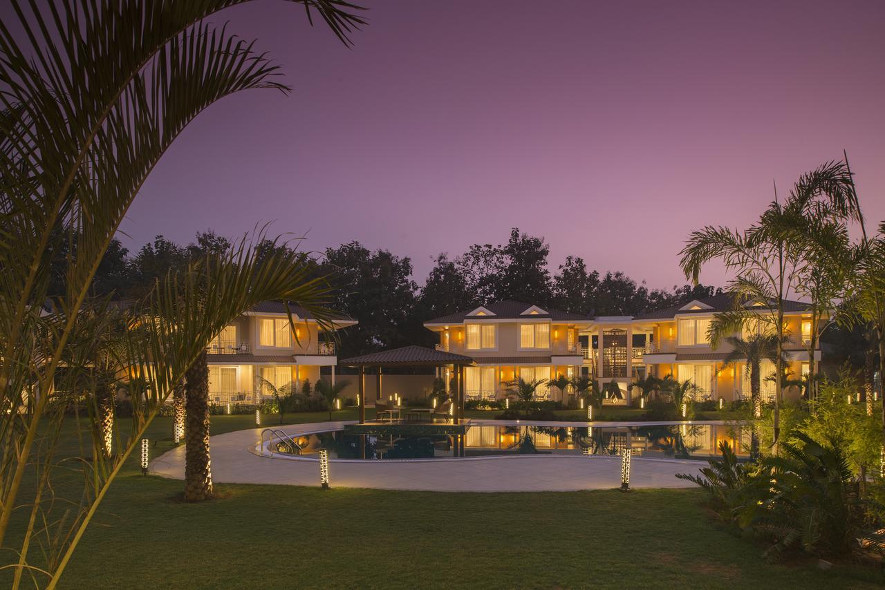 Kabir Hotel & Spa Vadodara Extérieur photo