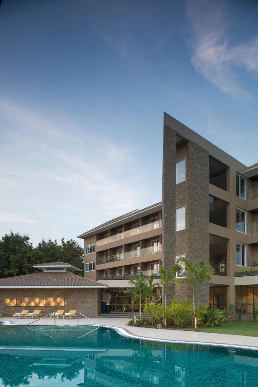 Kabir Hotel & Spa Vadodara Extérieur photo