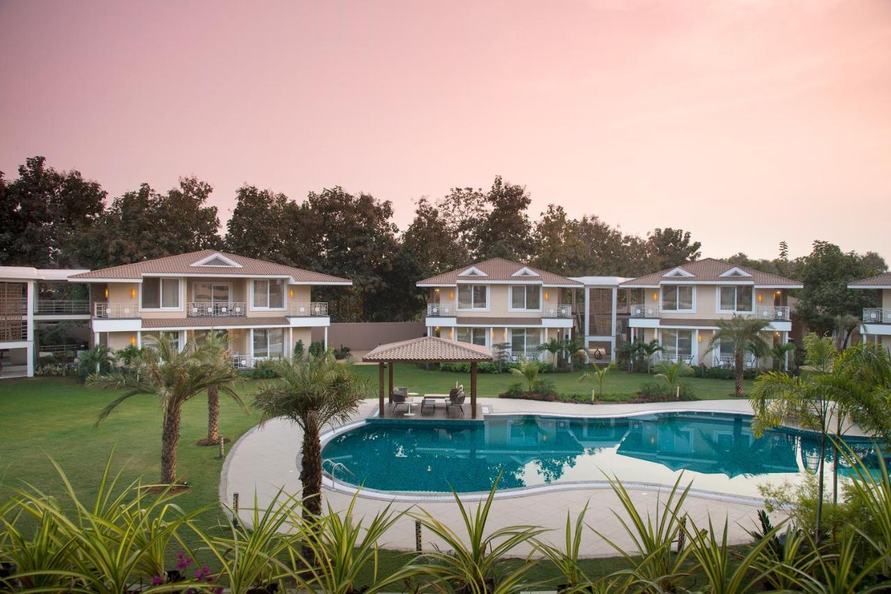 Kabir Hotel & Spa Vadodara Extérieur photo
